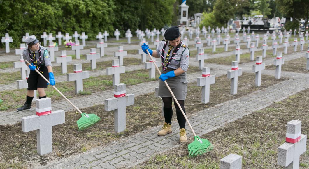 W hołdzie Żołnierzom Armii Krajowej – złóż wniosek o oznakowanie grobu